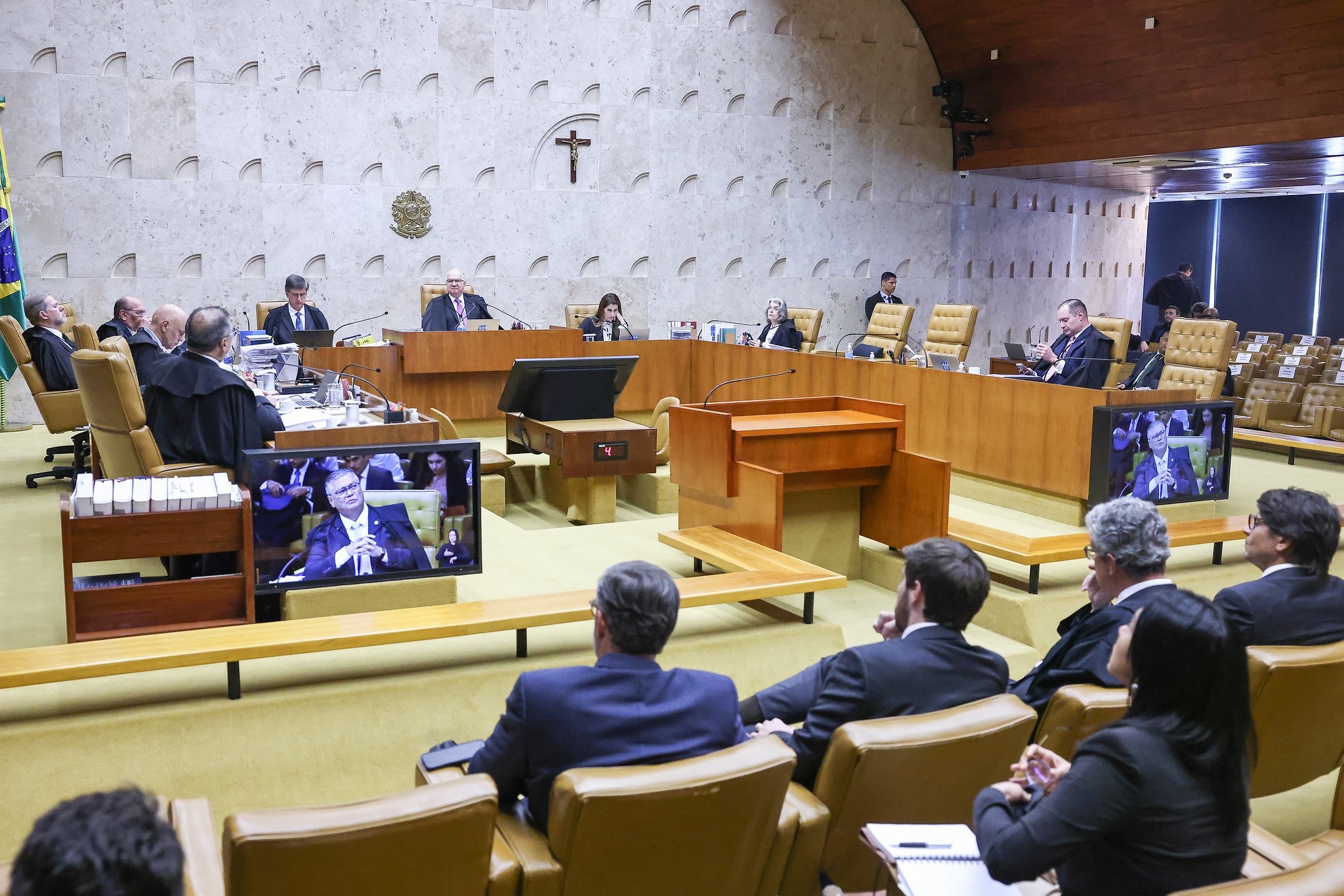 Datafolha Revela Dilema da Confiança no STF: Essencialidade x Percepção de Excesso de Poder