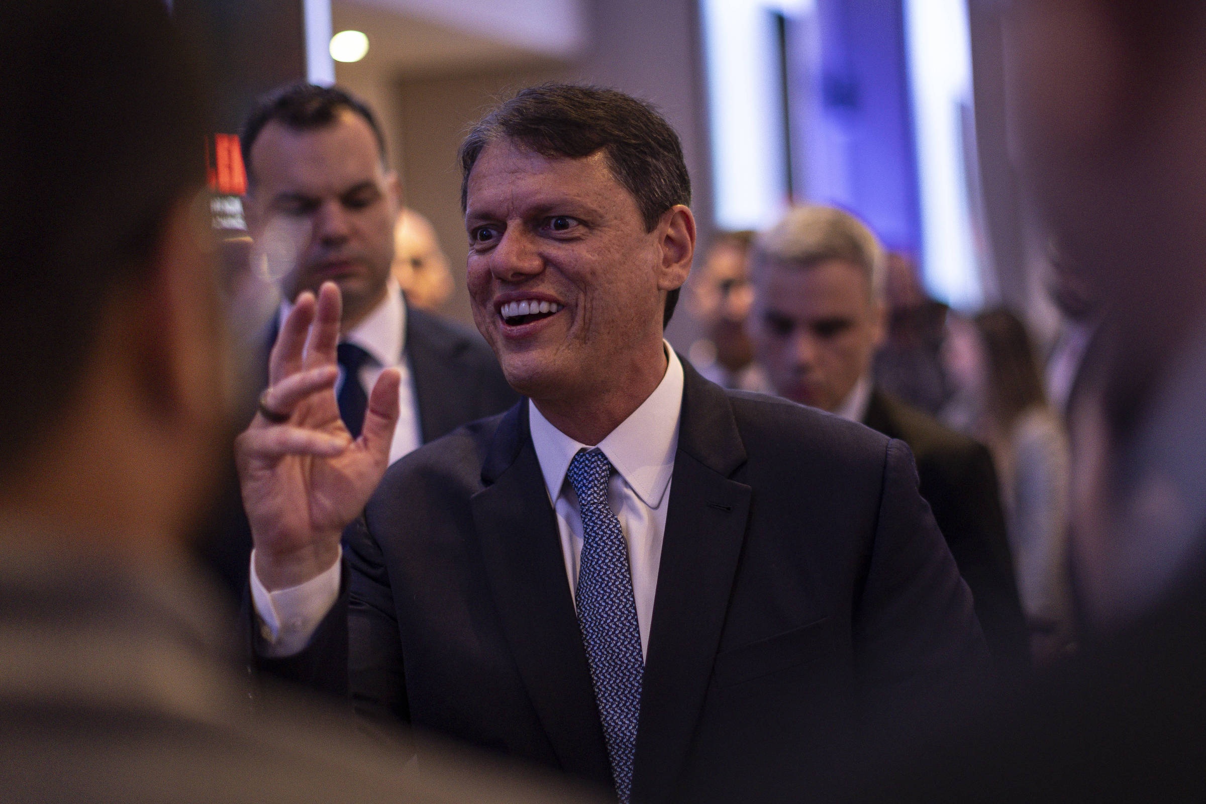 Avaliação de Tarcísio em SP: Para Além dos Números, as Dinâmicas do Mandato e Seus Reflexos