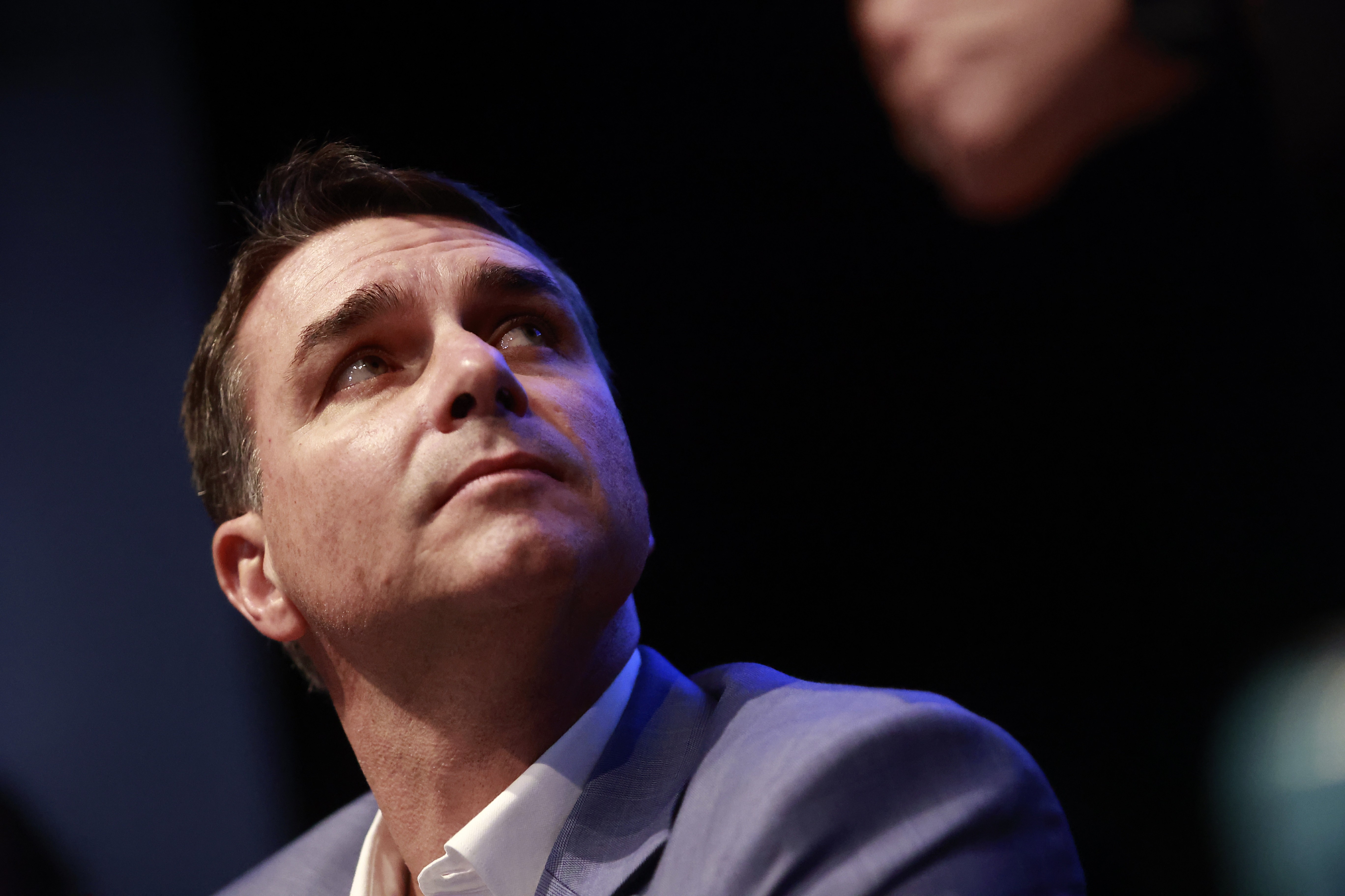 A Erosão do Discurso 'Anti-Sistema' e a Reconfiguração da Direita no Brasil