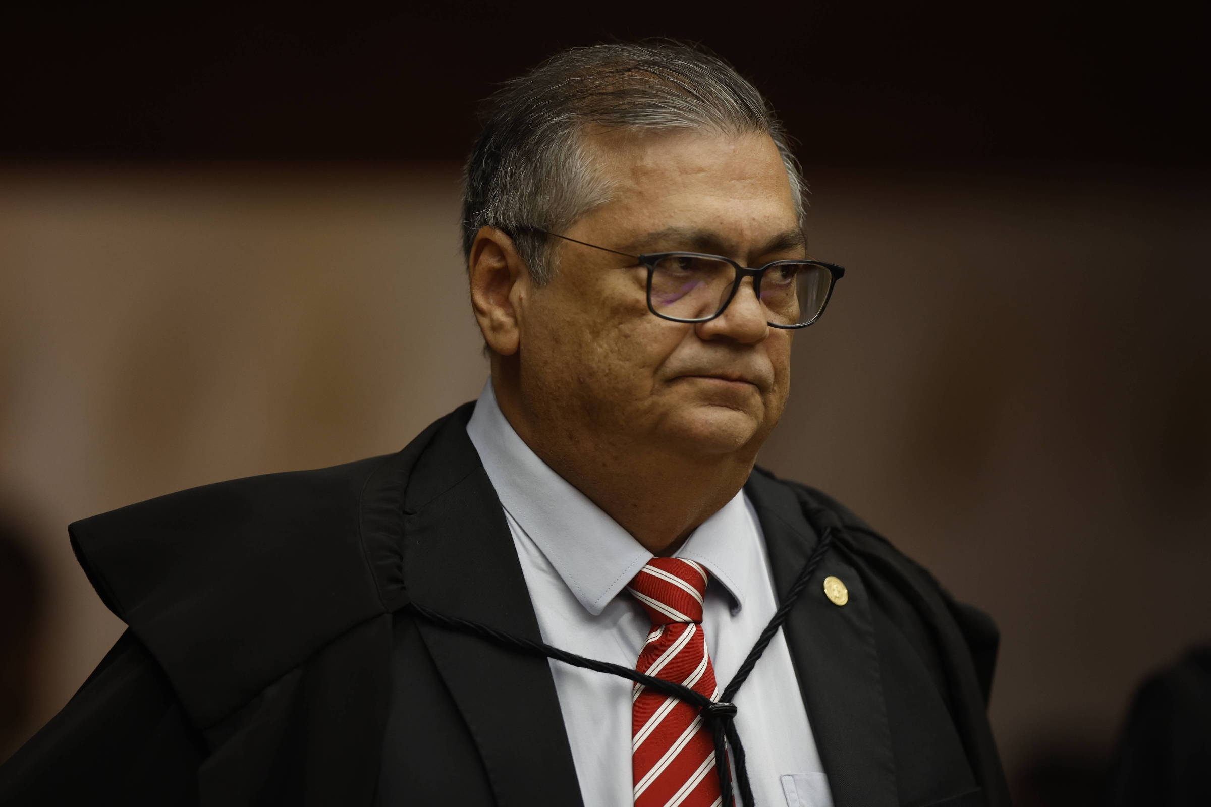 Investigação da PF e CVM sobre Banco Master e Cemitérios de SP Revela Riscos à Transparência e à Economia Urbana