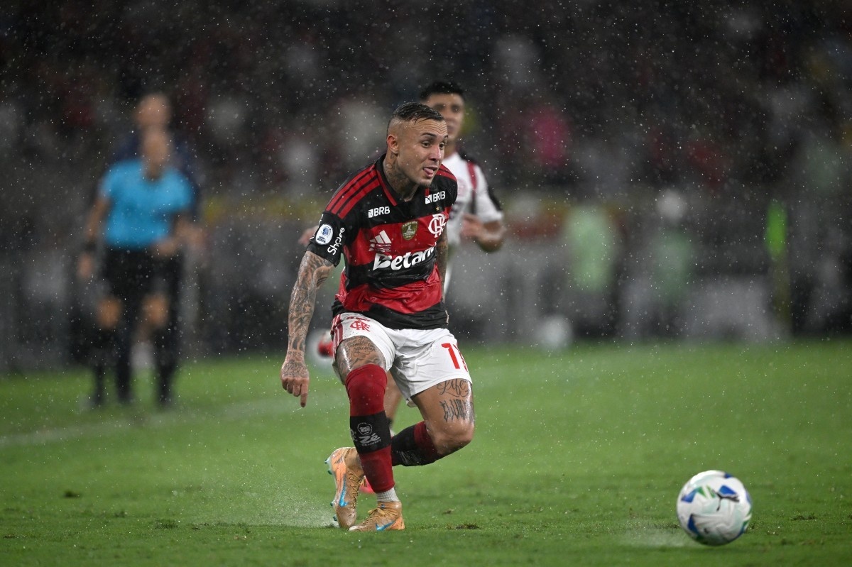 Lesões de Cebolinha e Pulgar Reconfiguram Estratégia do Flamengo no Brasileirão