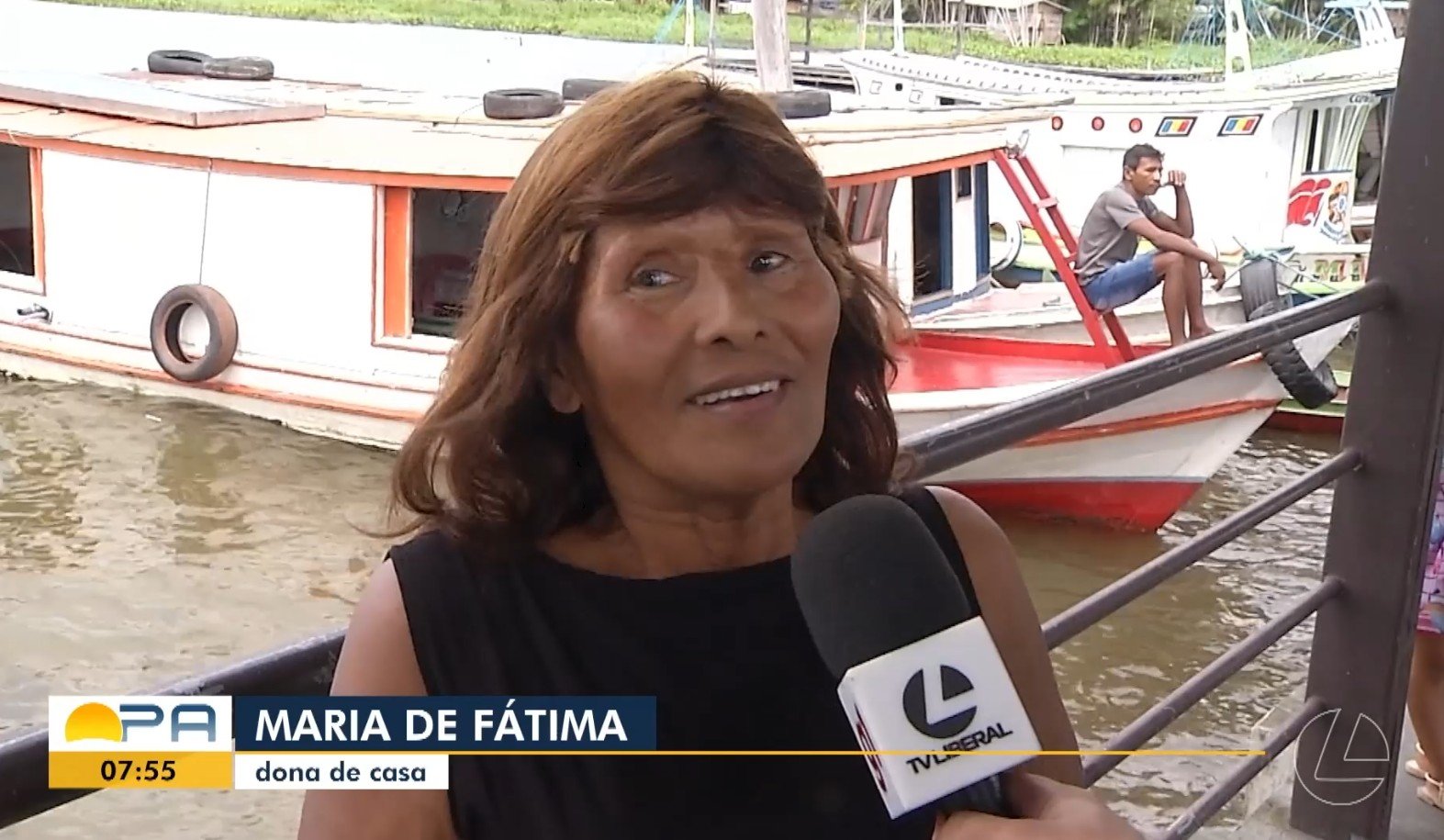 Vítima de escalpelamento recebe peruca em ação da Marinha no Marajó