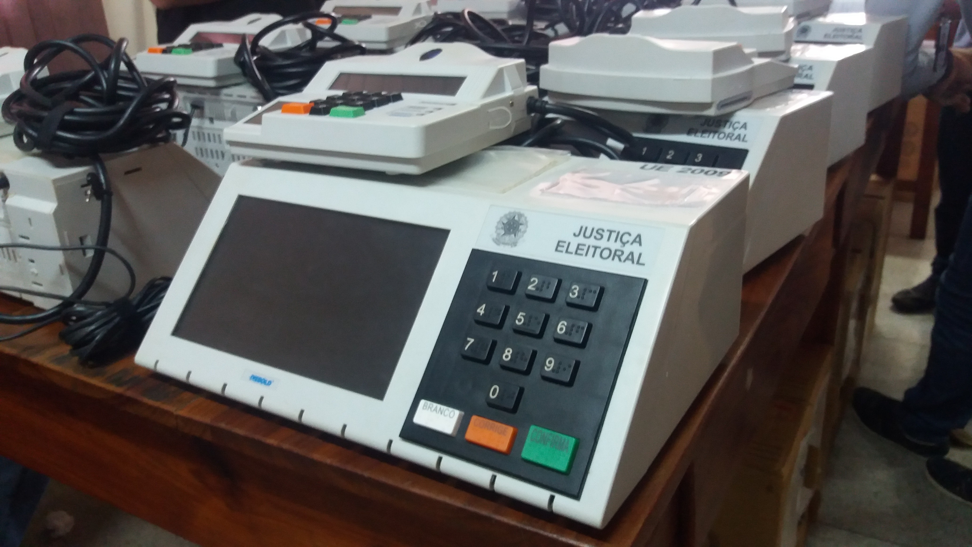 TSE Desmente Novas Urnas para 2026: Entenda a Continuidade e a Segurança do Processo Eleitoral Brasileiro