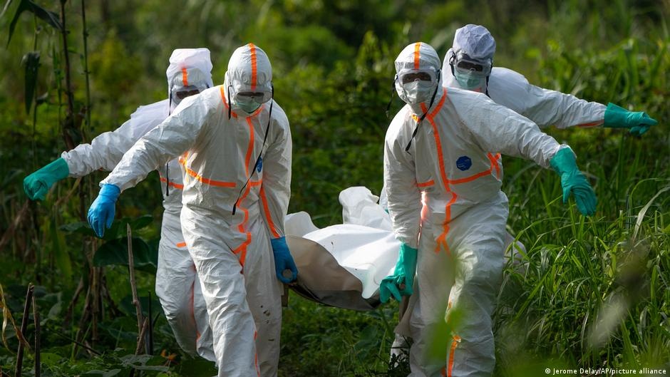 Ebola na África: Além do Alarme Imediato, a Ciência em Ação Contínua