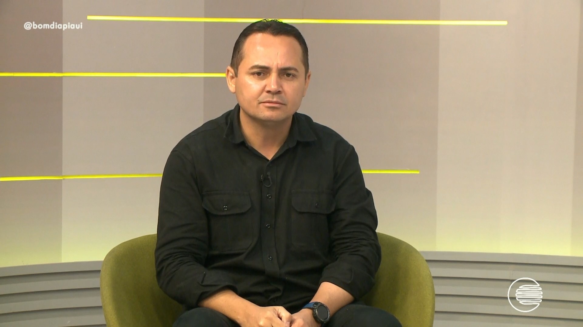 Deputado Charles critica monitoramento eletrônico de presos violentos