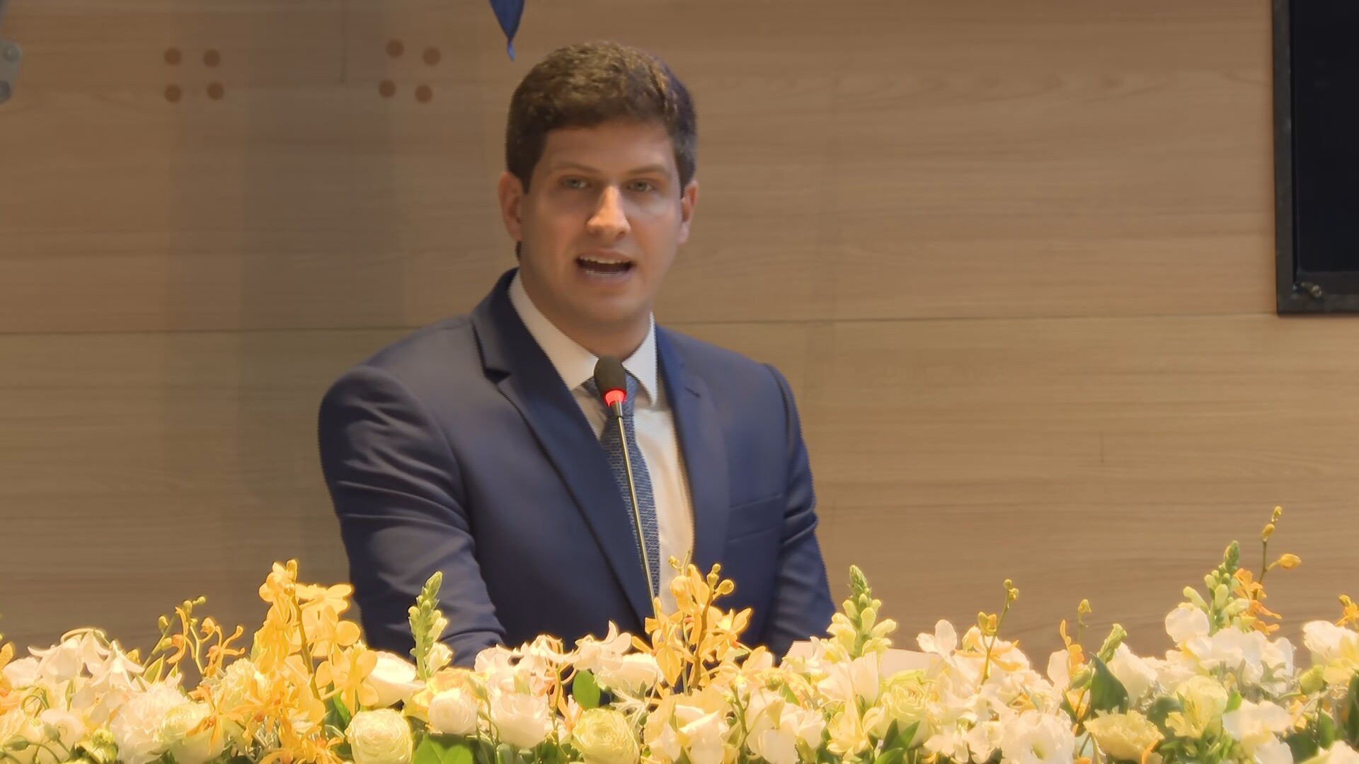 Câmara do Recife arquiva CPI contra prefeito João Campos por polêmica em concurso público