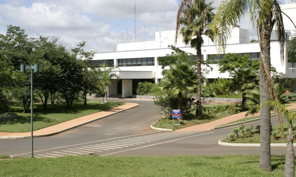 EUA retomam atendimentos após decisão temporária