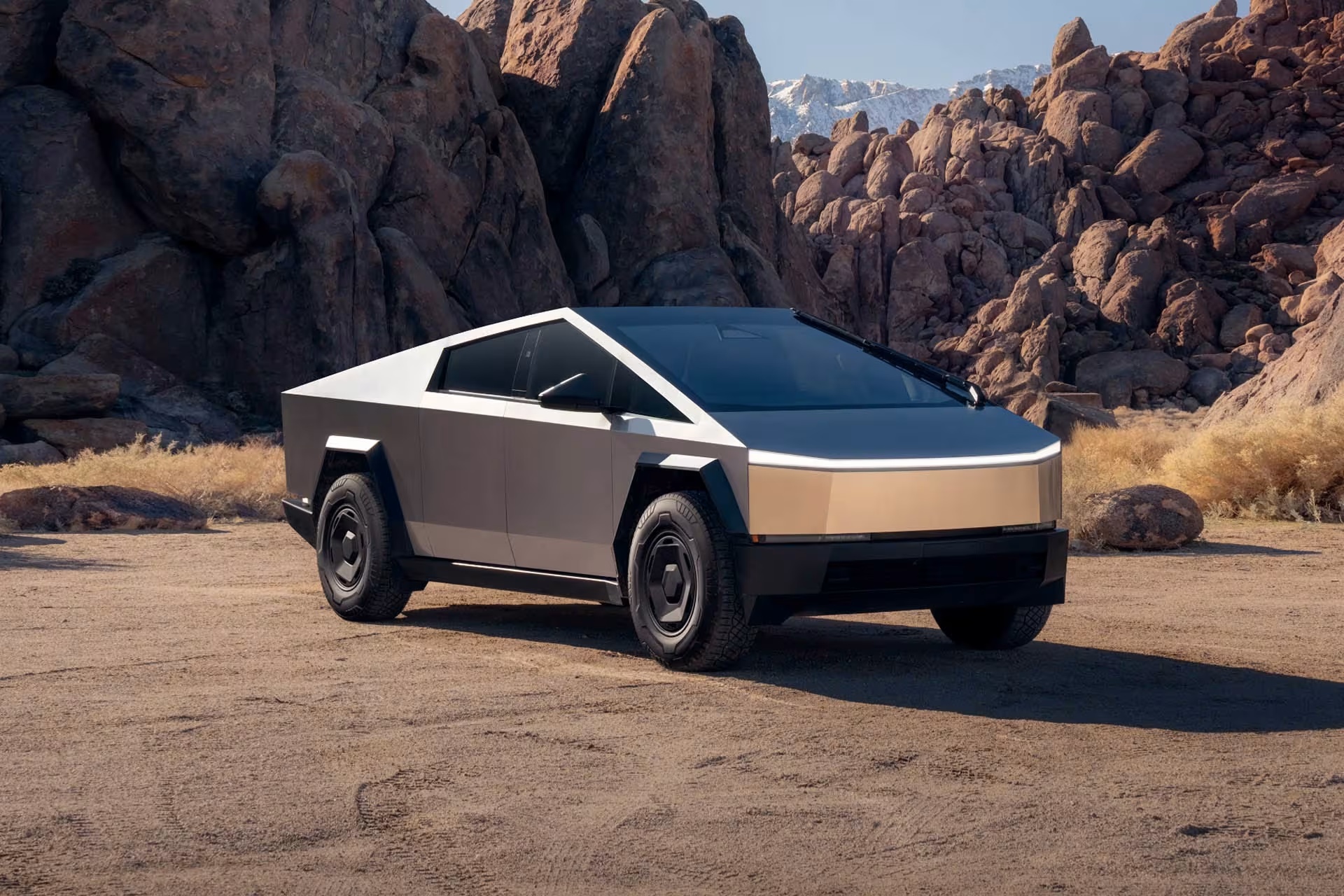 Manobra Interna da Tesla Levanta Questões Sobre Demanda Real e Saúde Financeira no Mercado de EVs