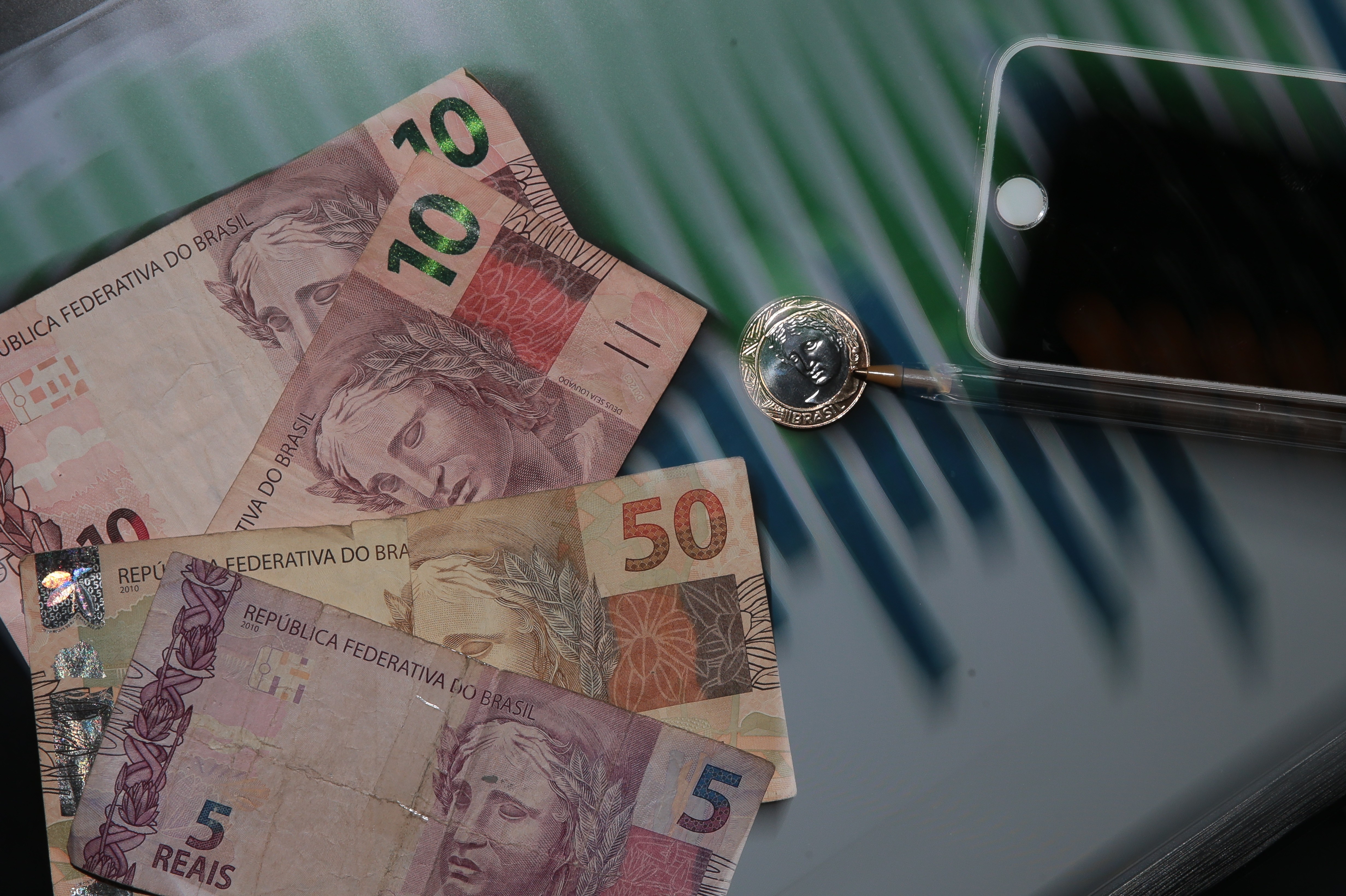 Endividamento das Famílias Atige Nível Inédito: Entenda o Impacto Oculto na Economia Pessoal