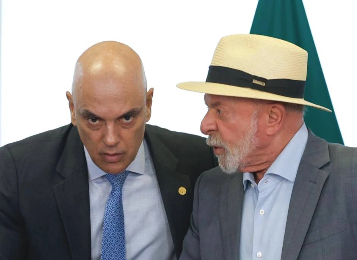 Engenharia de Percepção: A Estratégia de Lula para Navegar na Crise do STF