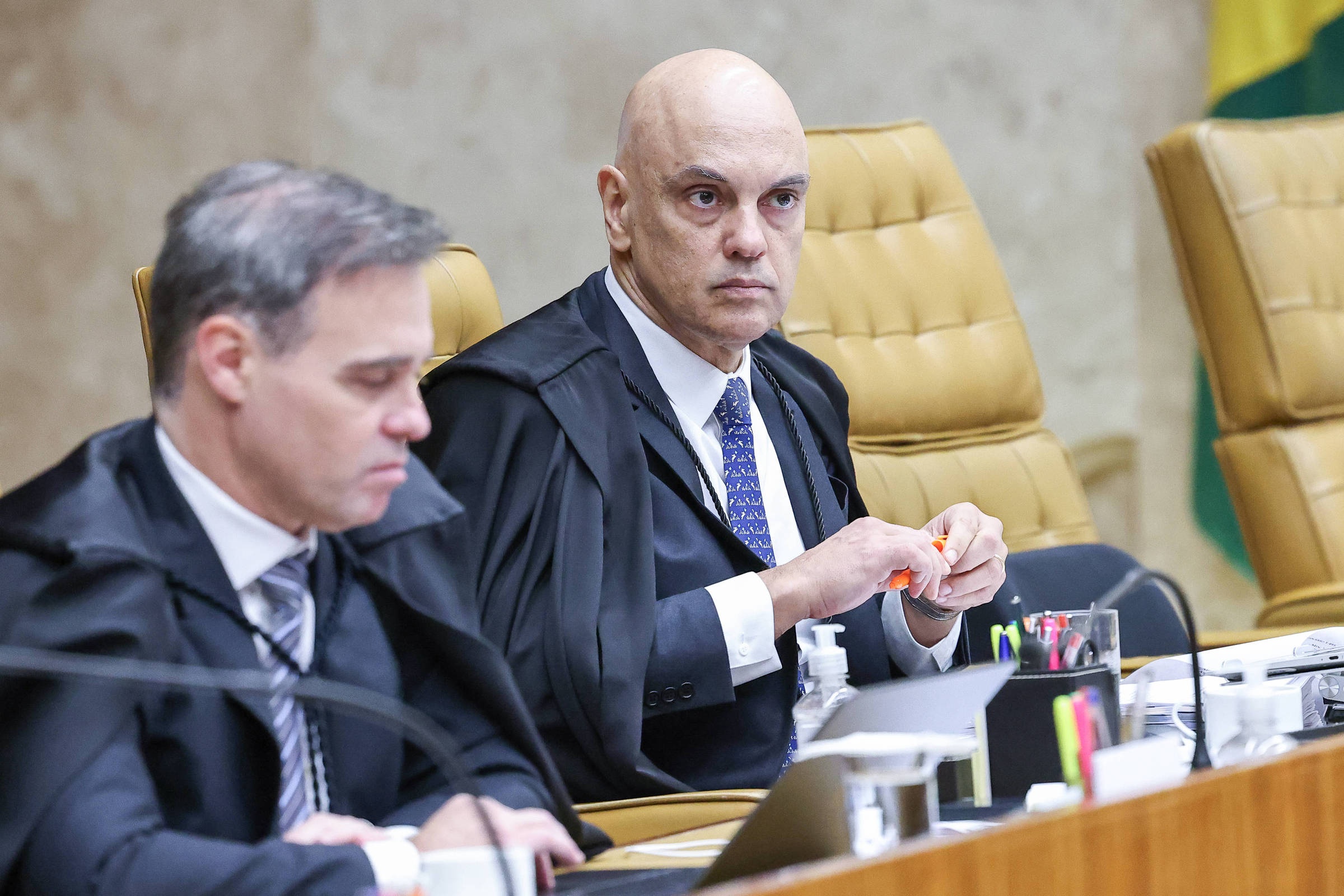 Impasses no STF: Atuação de Mendonça no "Caso Master" Revela Tensão Crítica sobre Poderes Judiciais