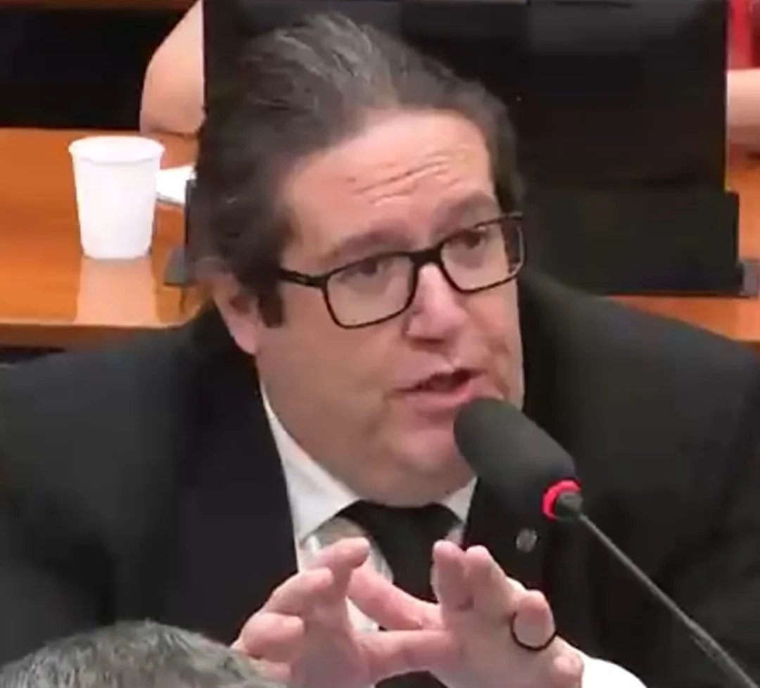 Esquerda pressiona para barrar redução da maioridade penal