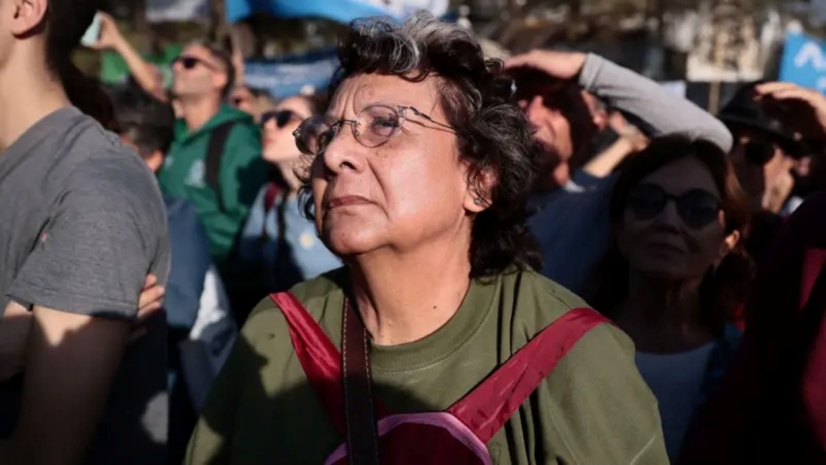 O Paradoxo Argentino: Quando Ter Emprego Formal Não Garante a Saída da Pobreza