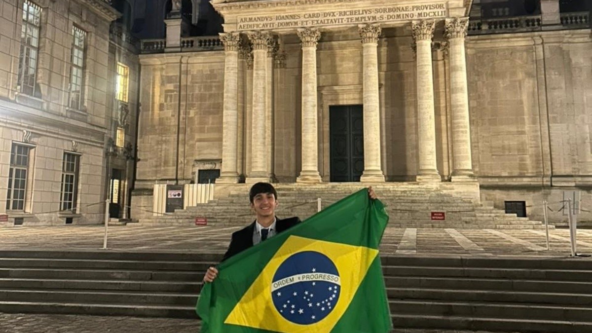 Carioca Conquista Paris: Como a Diplomacia Jovem do Rio Redefine o Futuro Global