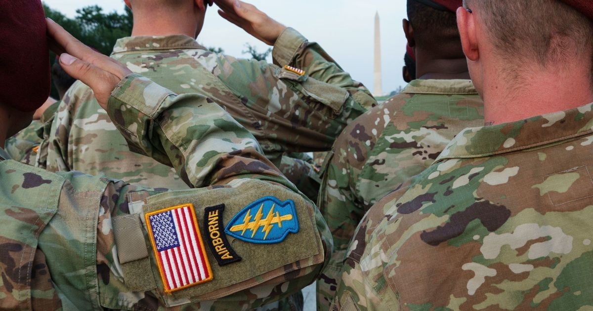 EUA: Desprofissionalização Militar em Tempos de Crise Geopolítica Acende Alerta Global