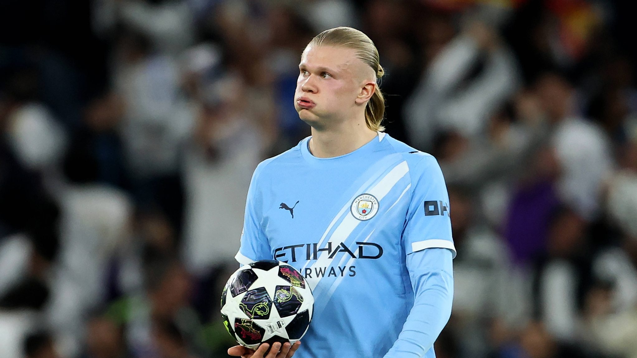 A Metamorfose de Haaland: Menos Gols, Mais Jogo Coletivo e o Dilema do Manchester City na Premier League