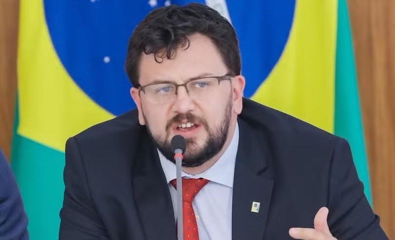 A Trama Oculta na Saúde: Revelação de Minuta de Canabidiol e a Intrincada Teia de Influências no Poder
