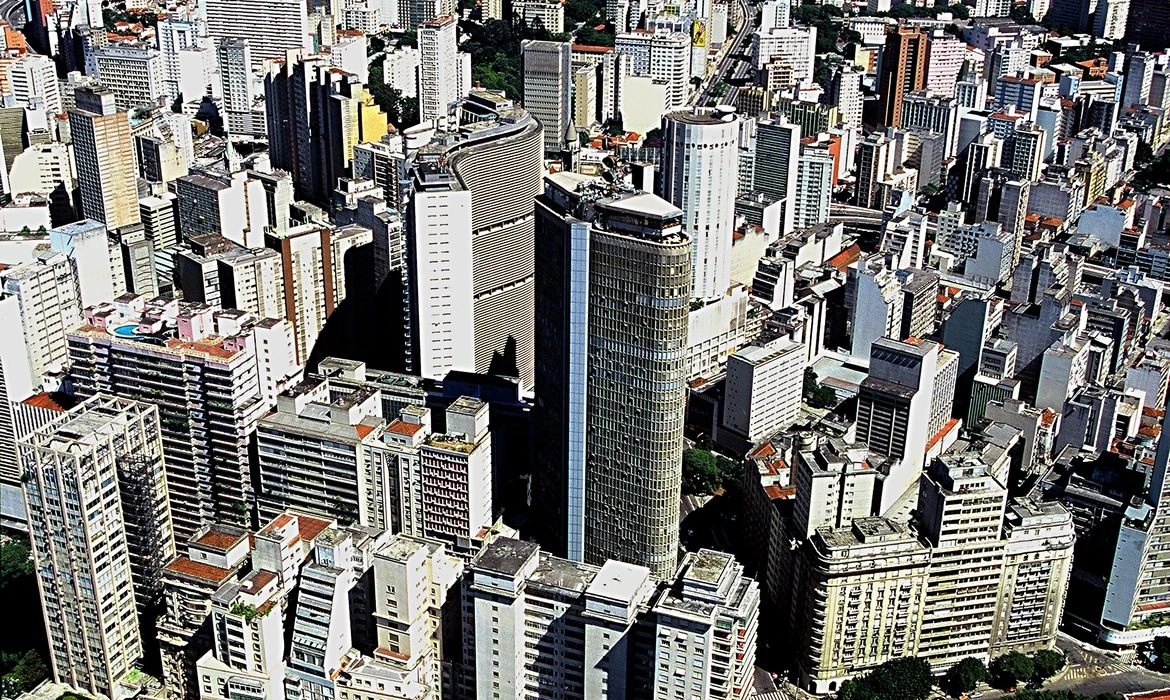 Estudo prevê queda de 12,5% na receita do setor de serviços em janeiro de 2027