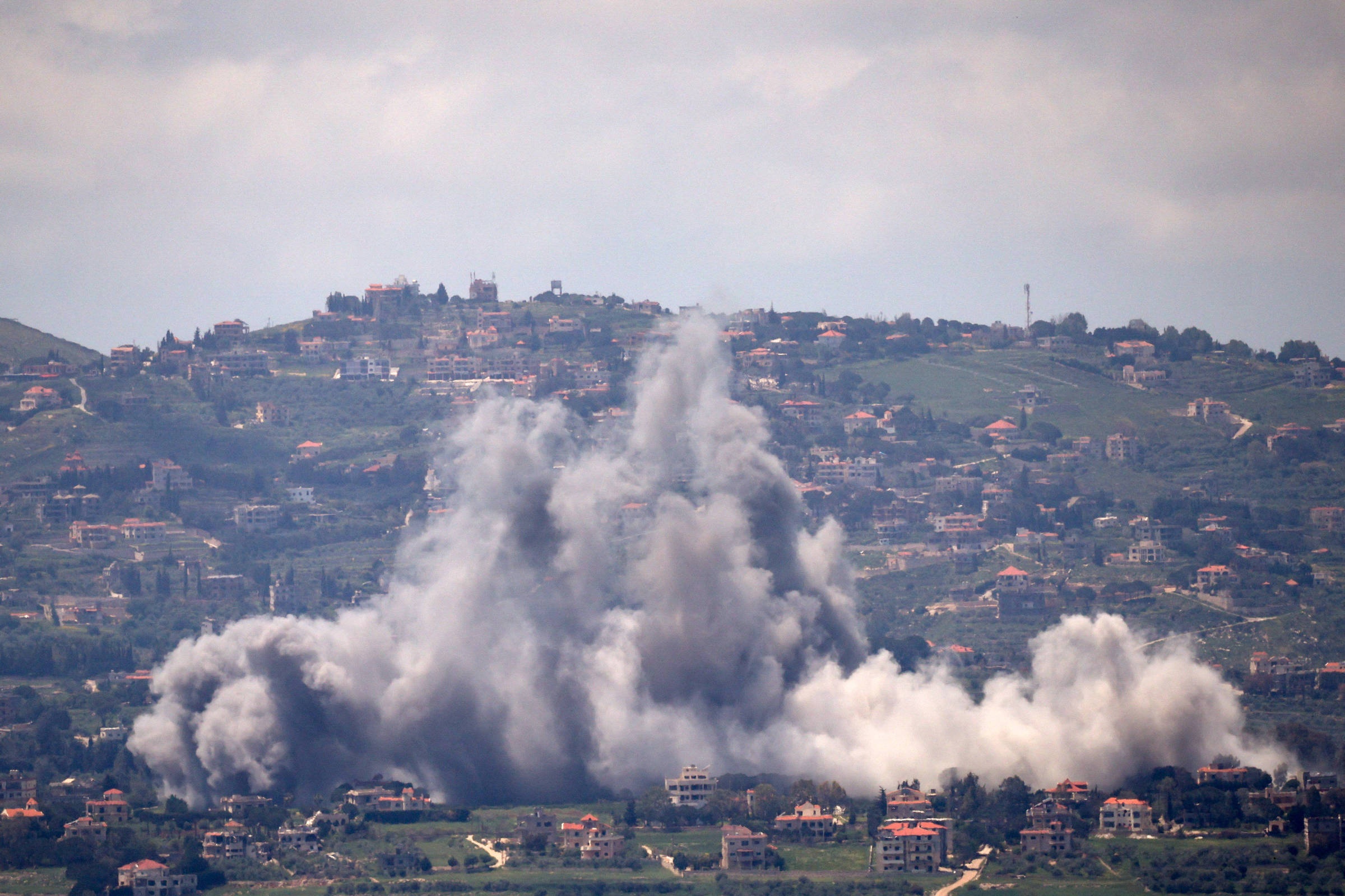 Escalada no Líbano: Israel Ordena Evacuação Massiva no Sul e Aprofunda Crise Regional