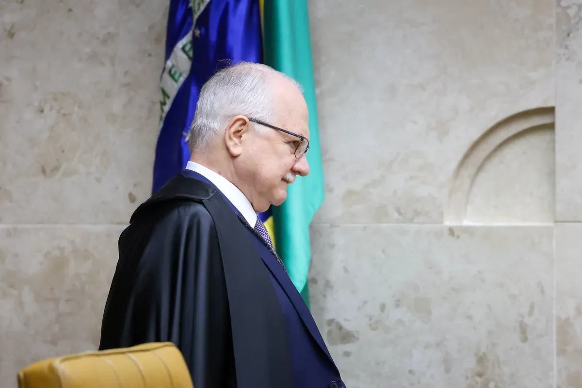 A Tectônica Jurídica do STF: Fachin e a Instabilidade da Relatoria no Caso Banco Master