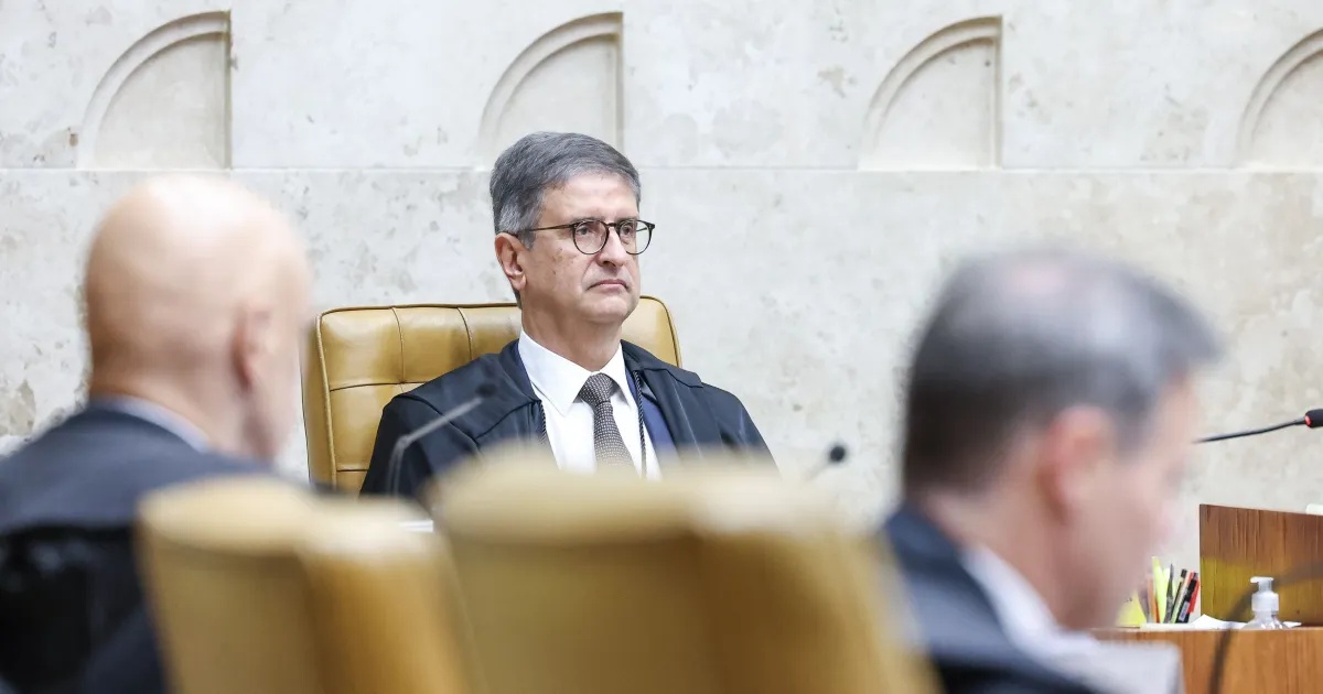 Fachin Suspende Apuração da PGR: O Fio da Tensão entre Poderes e a Fiscalização no Judiciário