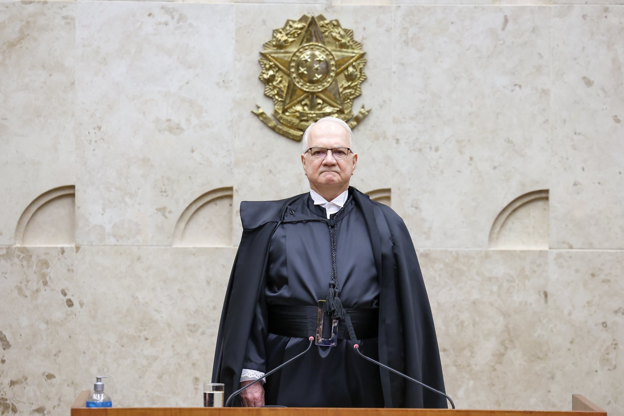 STF: Fachin Reequilibra Disputa na PF e Centraliza Poder em Meio a Conflito Judiciário