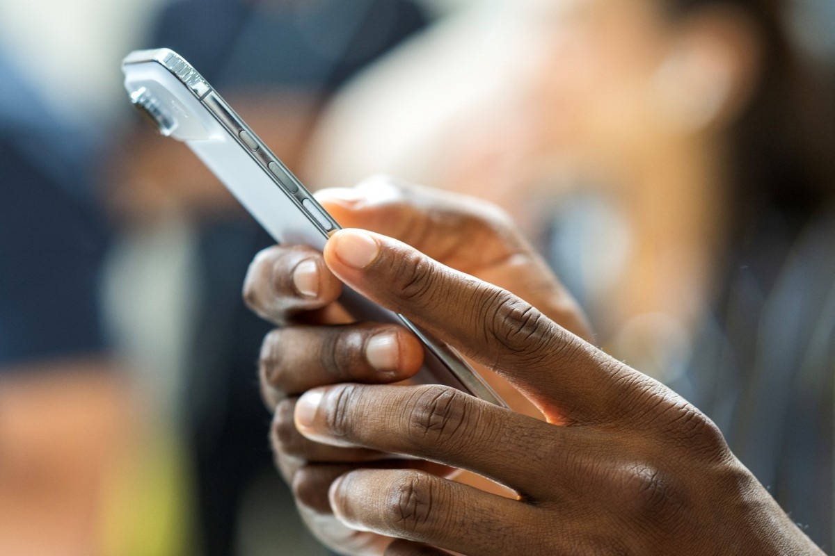 Milhões de iPhones Antigos Vulneráveis a Espionagem: O Cenário Obscuro do 'Darksword' e a Urgência da Atualização