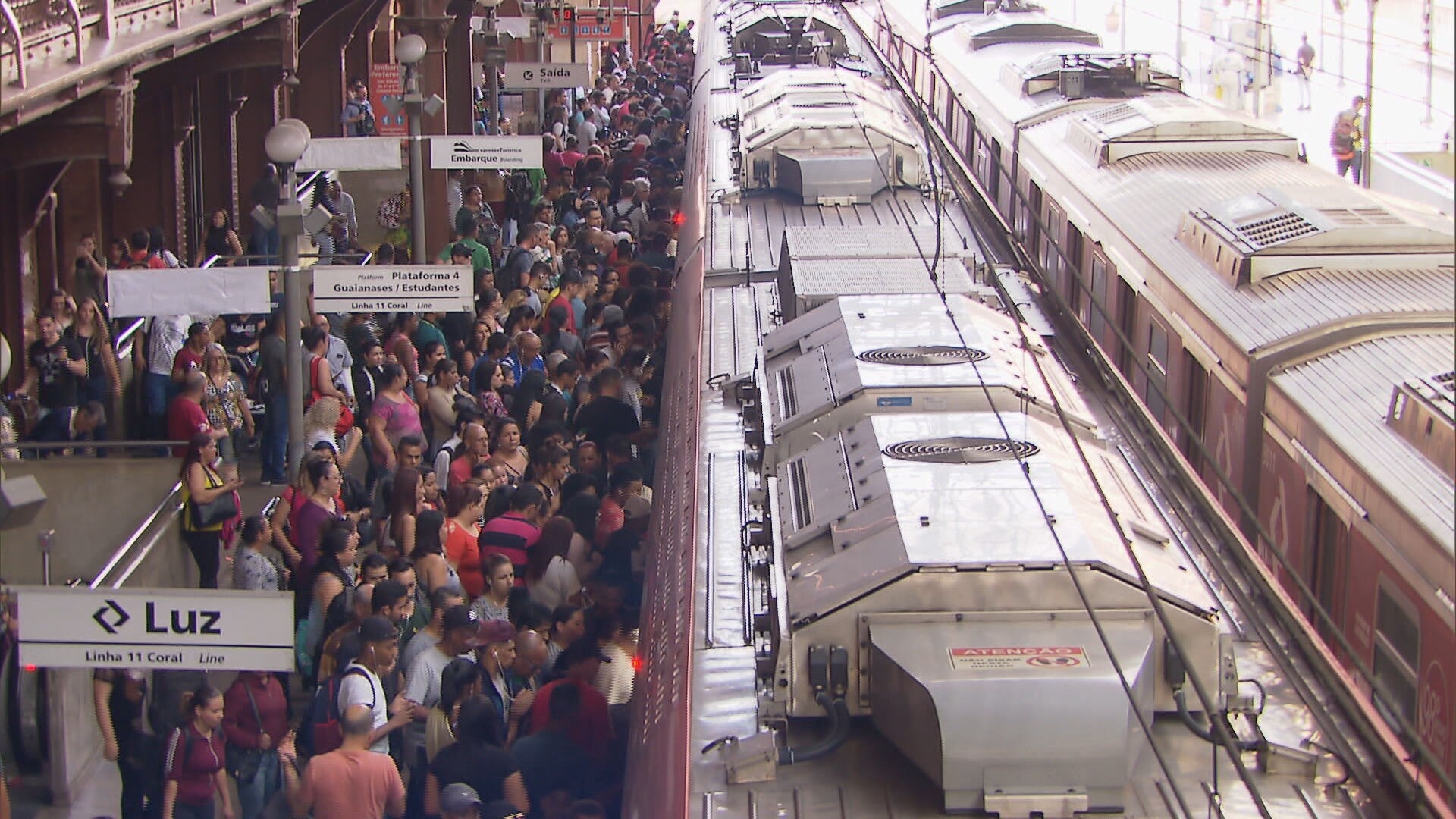 Falhas Crônicas no Transporte: CPTM e Tic Trens Exigem Reflexão sobre Mobilidade e Impacto Econômico em SP