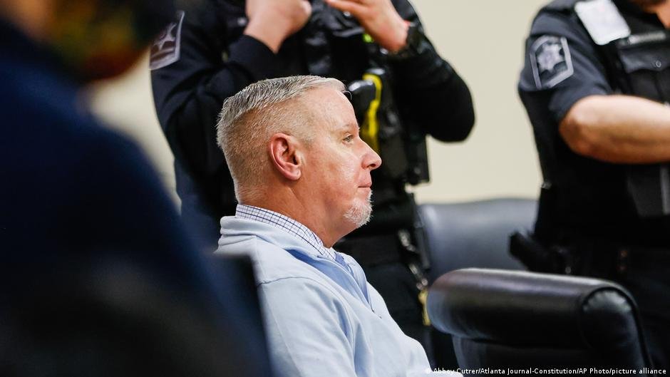 Pai de Atirador em Escola da Geórgia Condenado por Assassinato e Homicídio Culposo