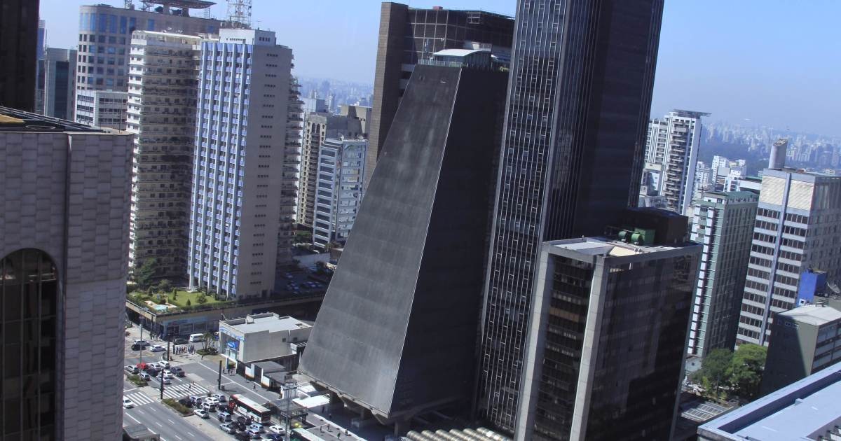Embate sobre 6x1: Fiesp se Ausenta de Audiência Crucial e Intensifica Tensão Legislativa