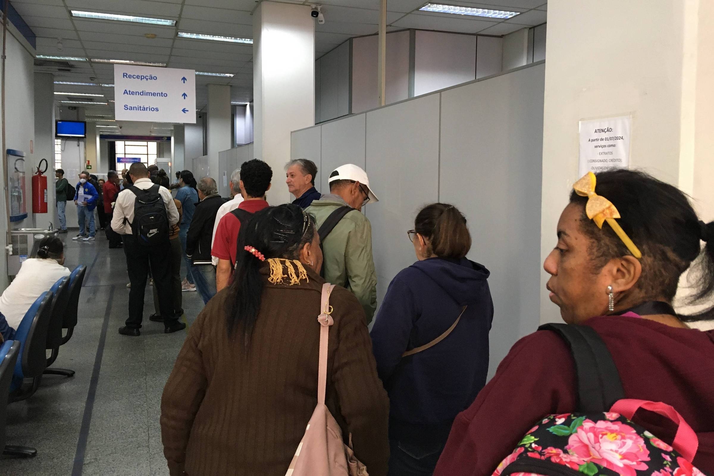 INSS: Queda de 8% na Fila Acentua Pressão por Eficiência e Impacto na Segurança Social