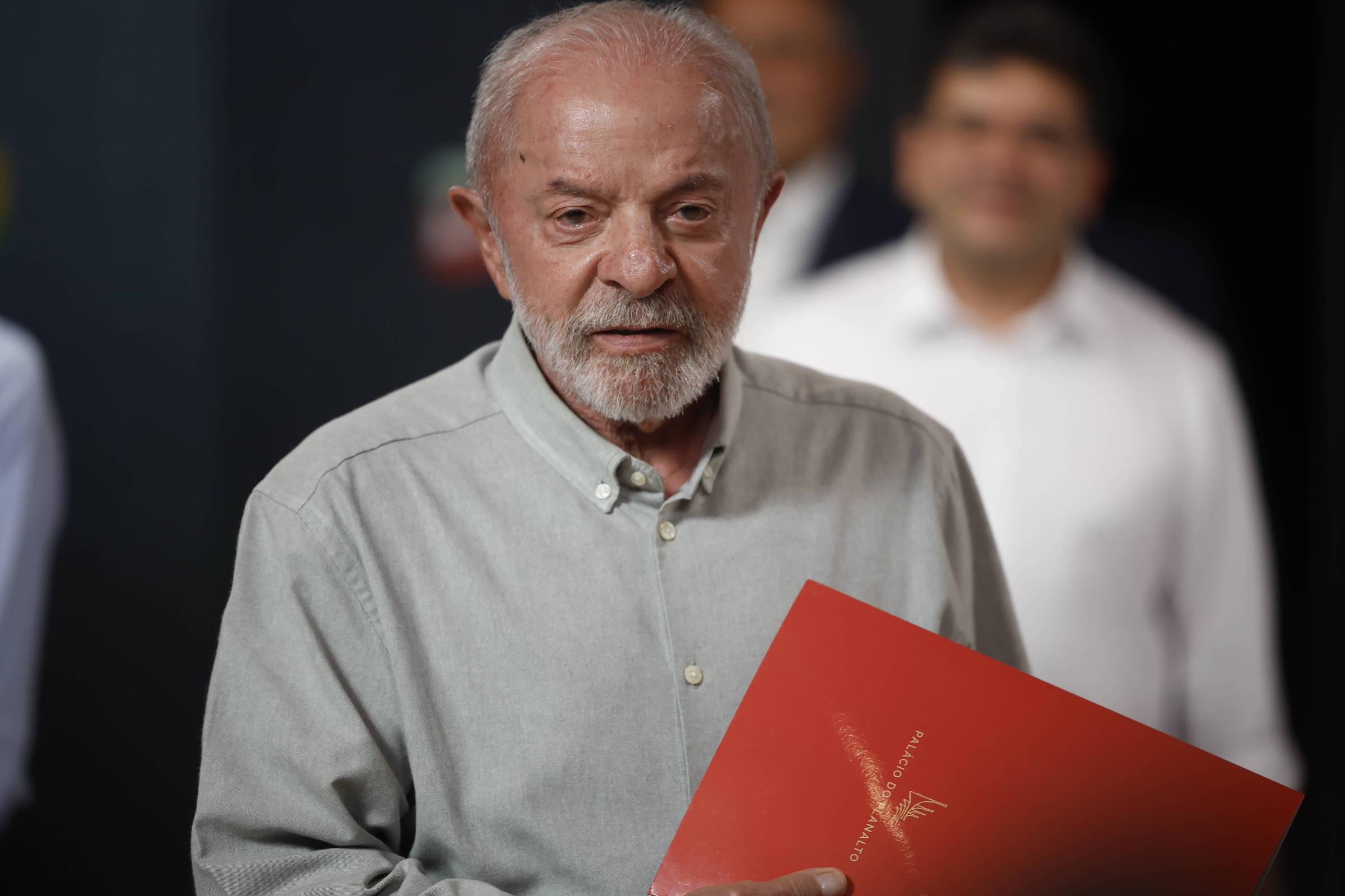 Fim da escala 6x1 é 'vitória' e dá 'impulso eleitoral' para Lula, destaca imprensa internacional