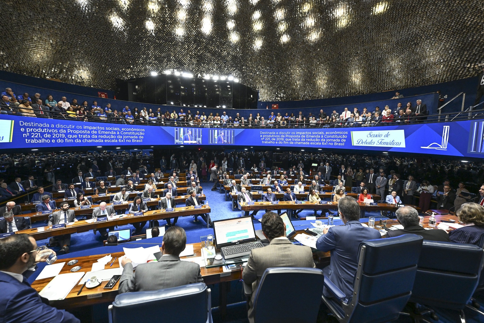 Senado Federal inicia discussão da PEC que reduz jornada de trabalho