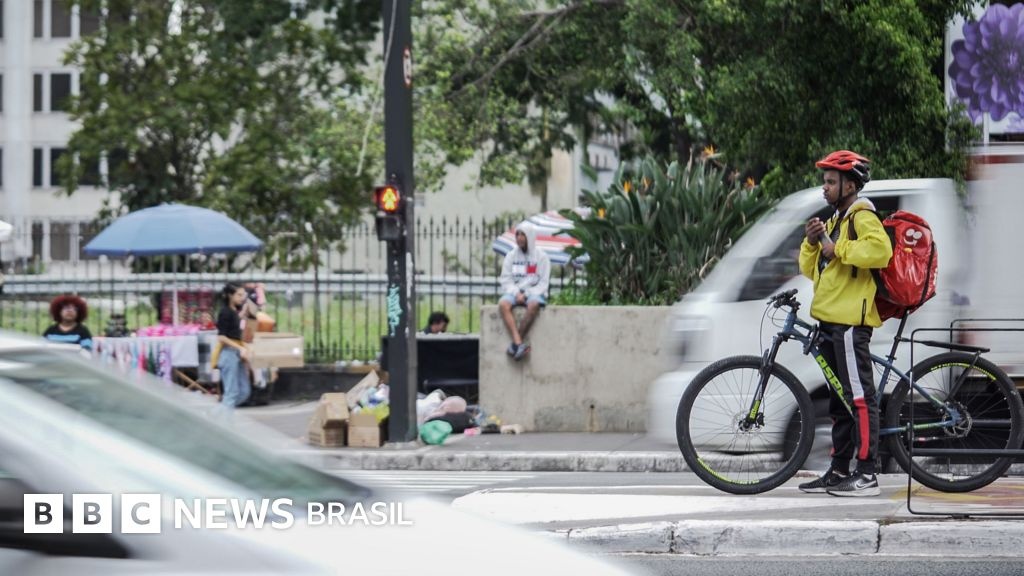 A Precarização Oculta: Apps e a "Prova de Masculinidade" dos Entregadores Urbanos