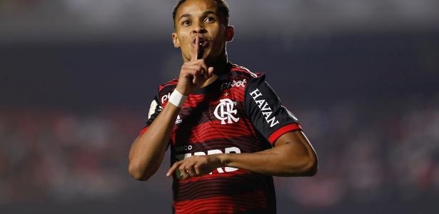 Flamengo e Almería: A Batalha Legal por Lázaro e o Futuro das Transações no Futebol