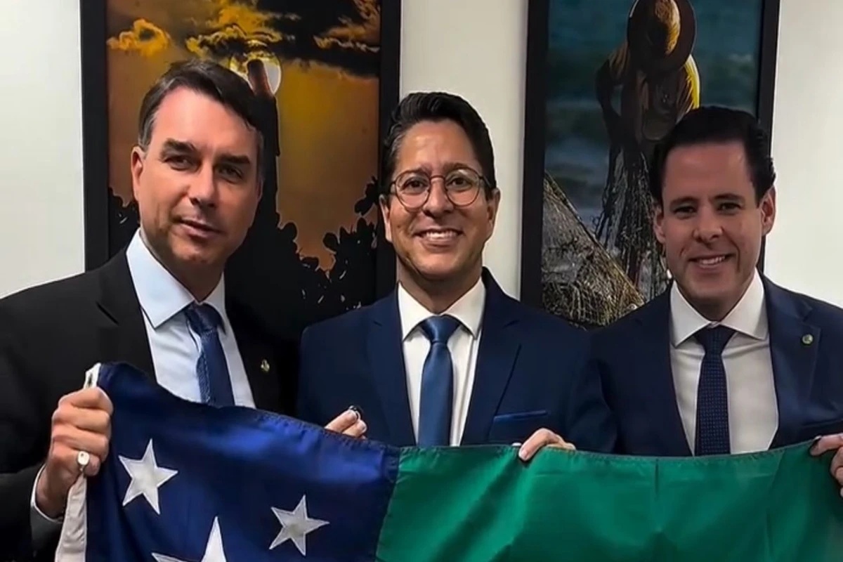 A Estratégia Nacional em Palanques Locais: O Movimento de Flávio Bolsonaro em Sergipe