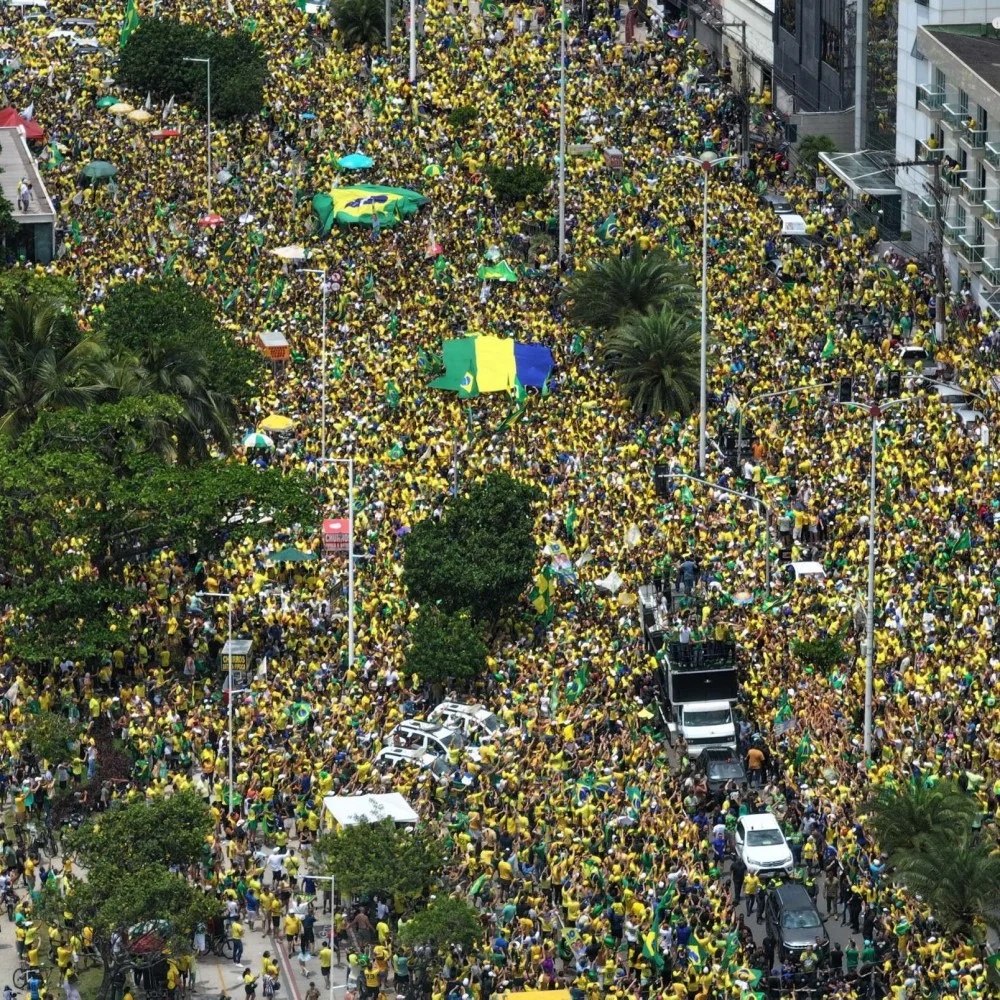 Flávio Bolsonaro e Nikolas Ferreira Organizam Múltiplas Manifestações