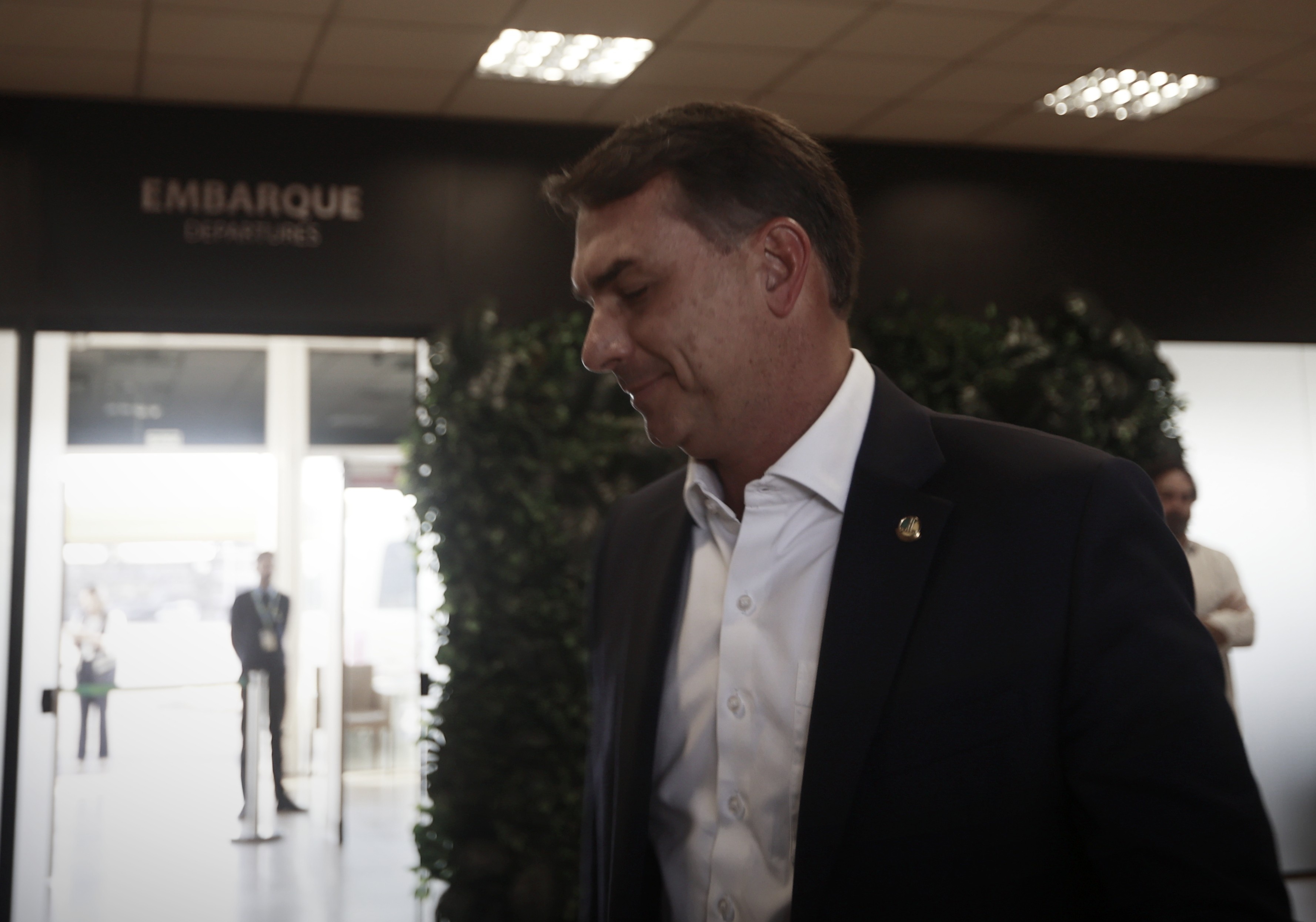 Viagens da Família Bolsonaro e o Escândalo de Desvios de Recursos
