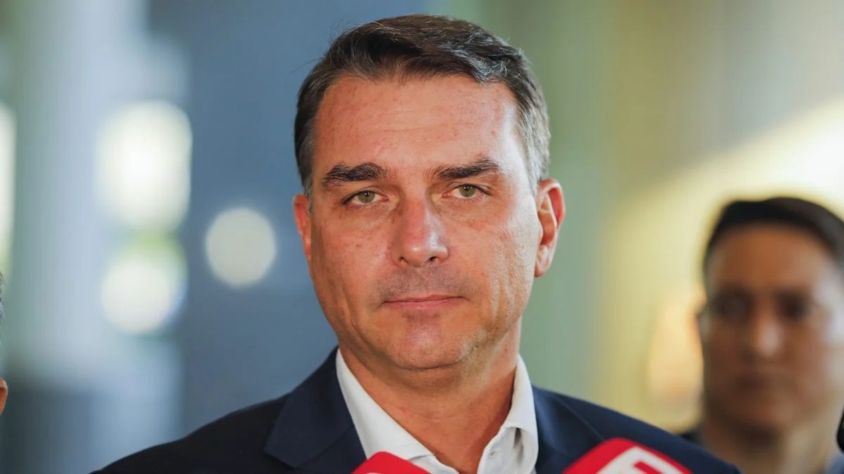 Flávio pede que Fux anule decisão de Dino sobre Nossa Senhora