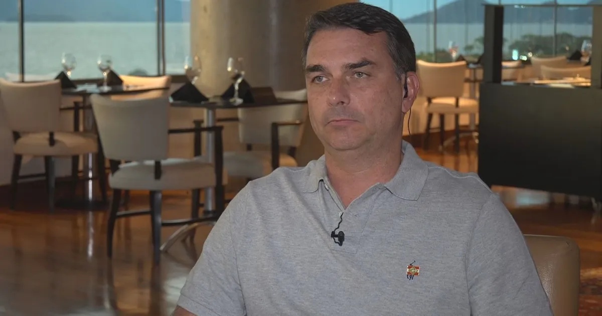 A Virada Tática na Campanha de Flávio Bolsonaro: Marqueteiro 'Old School' Assume Gestão de Crise