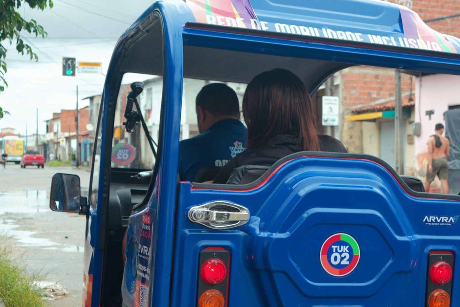 Fortaleza Expande Mobilidade Inclusiva com Tuk-Tuks Gratuitos na Periferia
