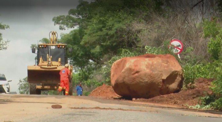 Fortes Chuvas na Paraíba Causam Danos e Elevam Nível de Barragem