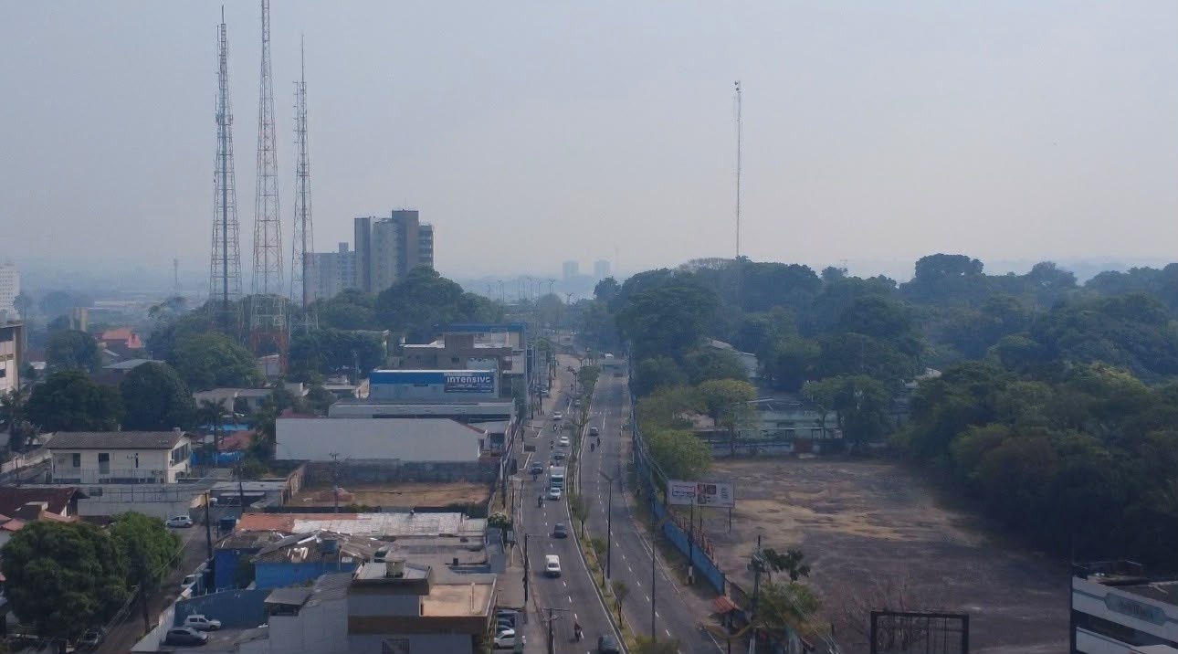 Fumaça encobre Manaus; Afecta população