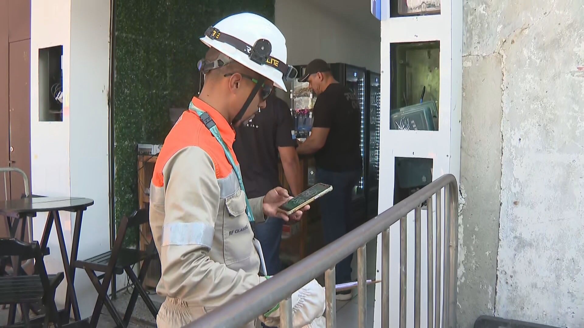 Fraudes de Energia e Água: Como a Ação contra 'Gatos' Revela a Conta Oculta para Moradores do Recreio e Barra