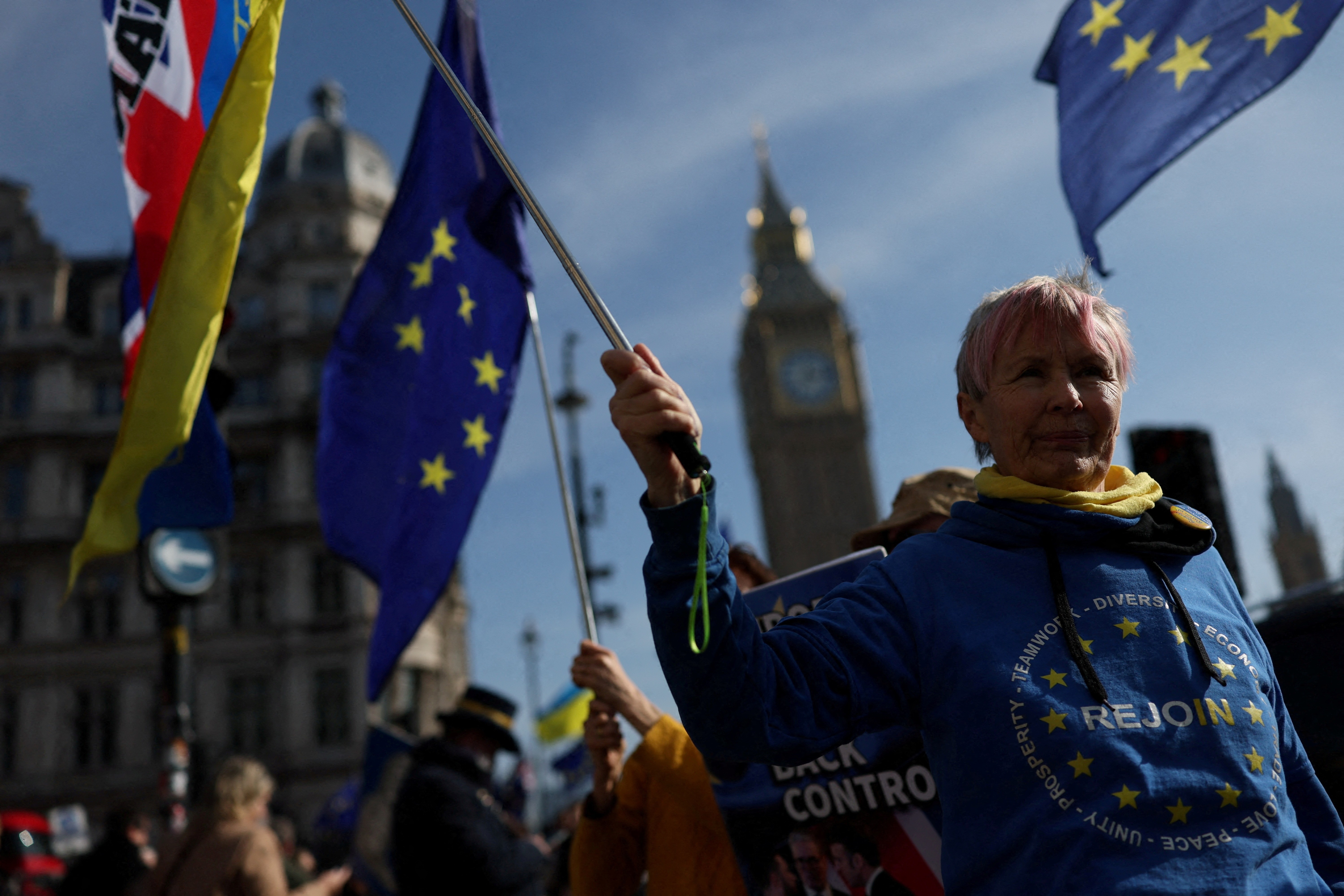 Reino Unido e a Redefinição Pós-Brexit: O Debate sobre o Retorno à União Europeia