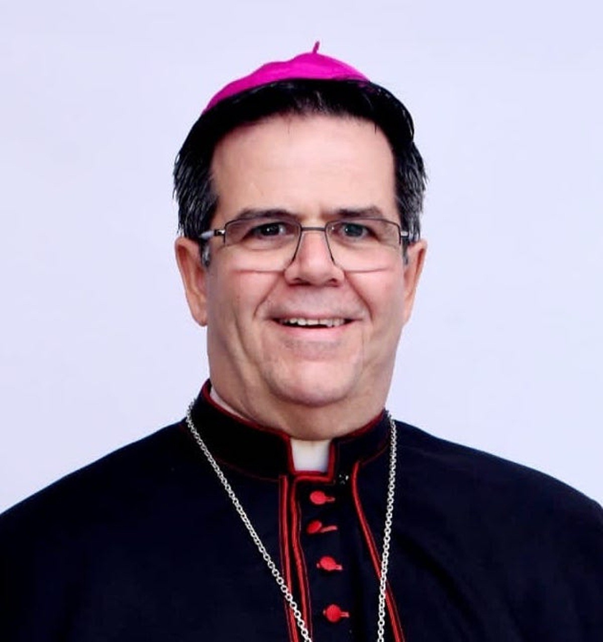 Vulnerabilidade da Fé: A Engenharia Social por Trás do Golpe do Arcebispo em Maceió