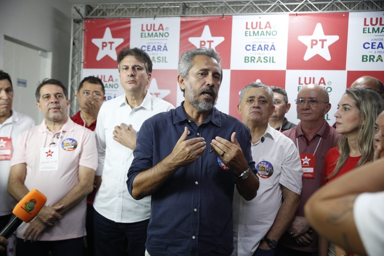 A Estratégia do PT no Ceará: Elmano Formaliza Candidatura e Solidifica Bloco Governista