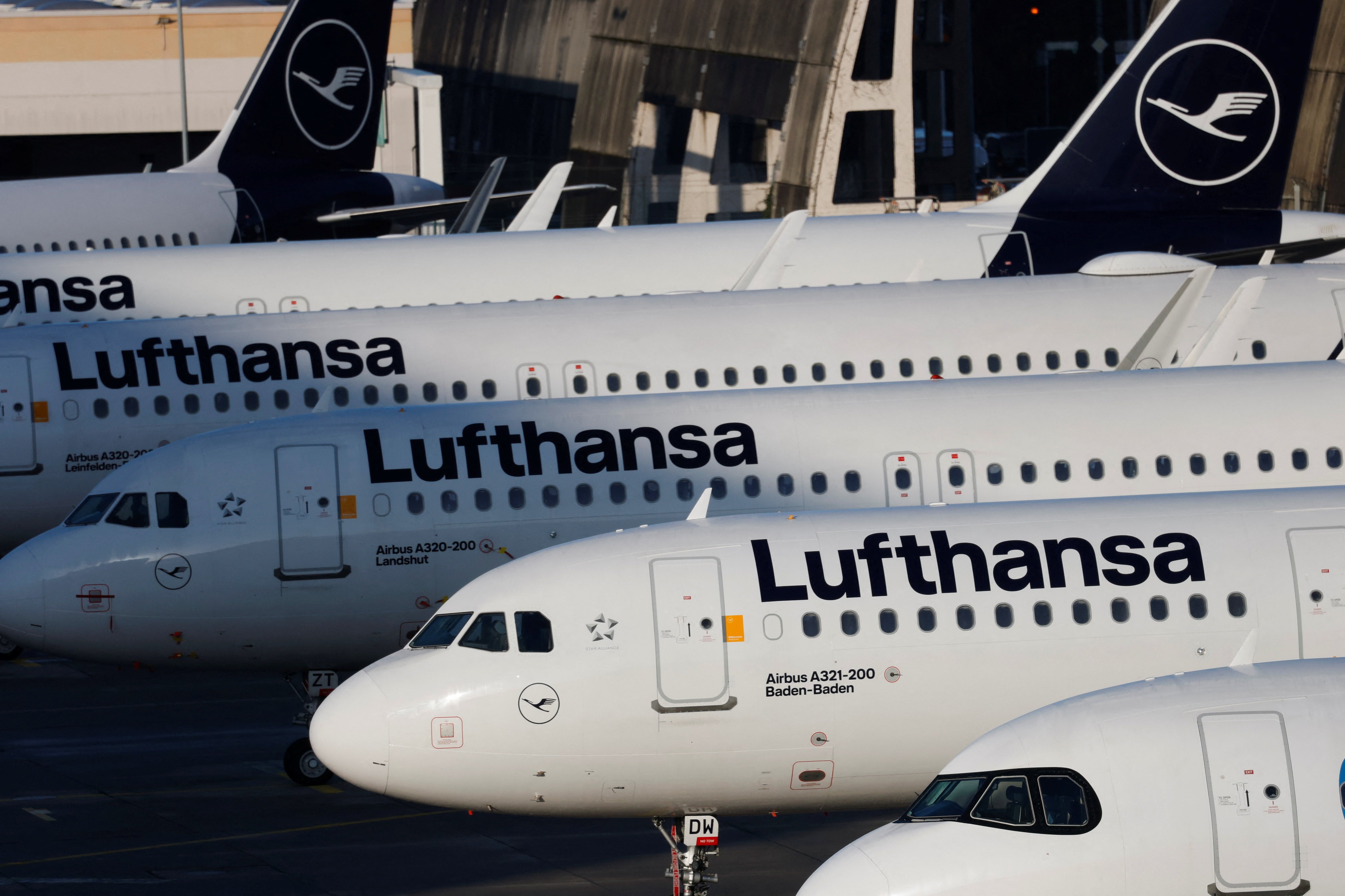 Greve na Lufthansa: Mais que Voos Cancelados, um Efeito Cascata Econômico Global