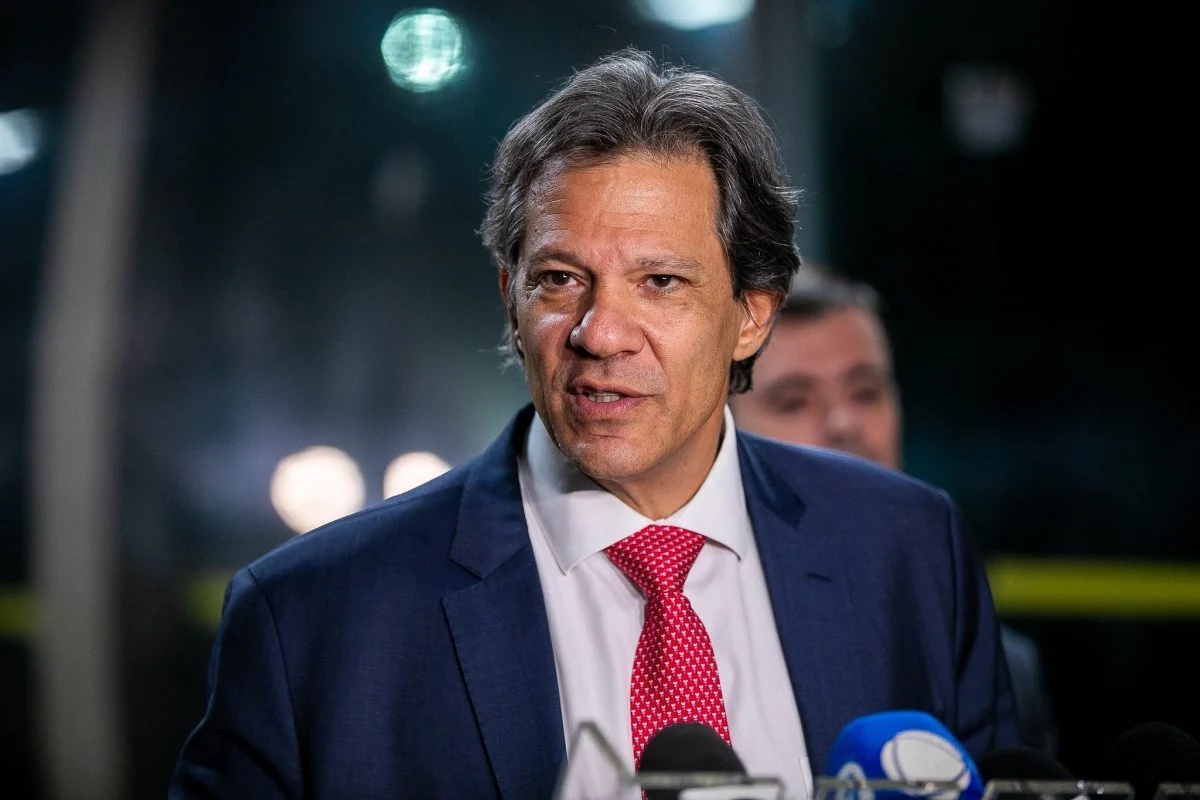Abordagem da PM a Haddad: O Que Revela Sobre a Tensão Política e a Instituição Policial em São Paulo