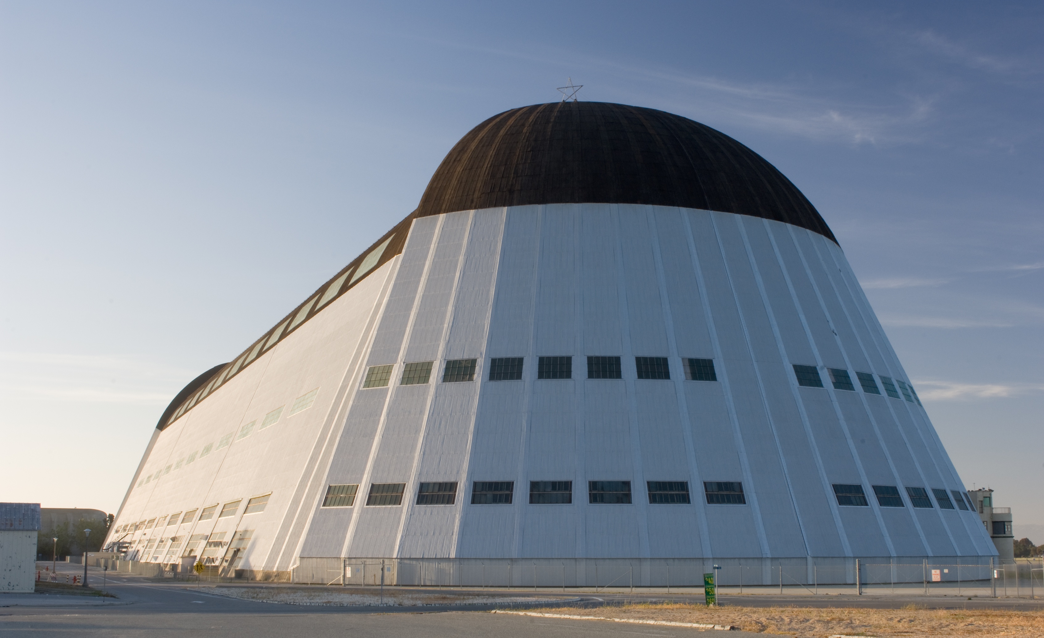 O Renascimento do Hangar One na NASA Ames: Um Ponto de Virada para a Ciência e a Inovação